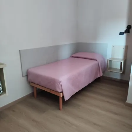 Monolocale Al Secondo Piano Con Cucina E Terrazzino Apartmán
